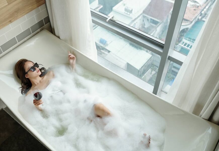 This article will guide you through everything you need to think about if you’re planning to install a bathtub in your condo.